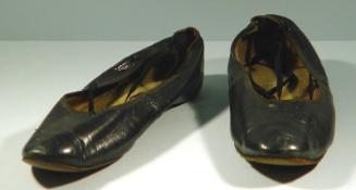 Ladies Black Leather Ballet-Style Slippers