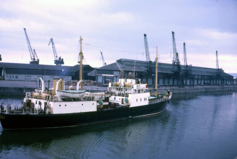 North Boat, possibly St Clement (II) at the quayside