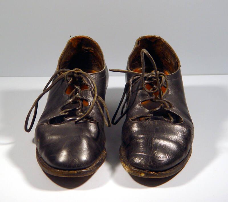 Black Leather Walking Shoes