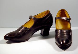 Pair of Ladies Brown Leather Shoes