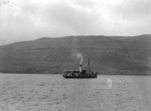 Negative Showing vessel in distance