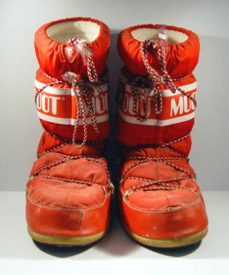 Pair Red Moon Boots