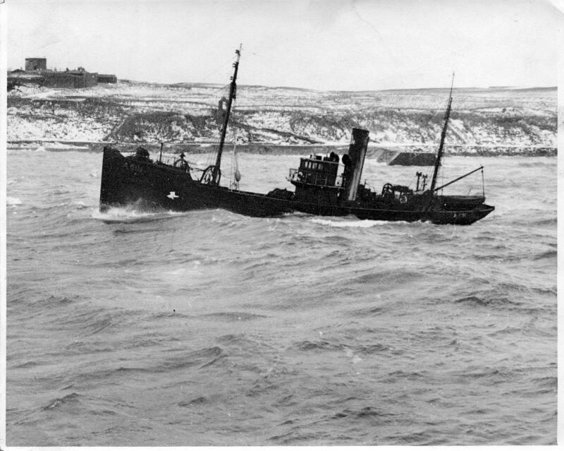 The trawler Manor A691 Leaving Aberdeen Harbour