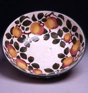 Decorated Basin(Rosy Apples)