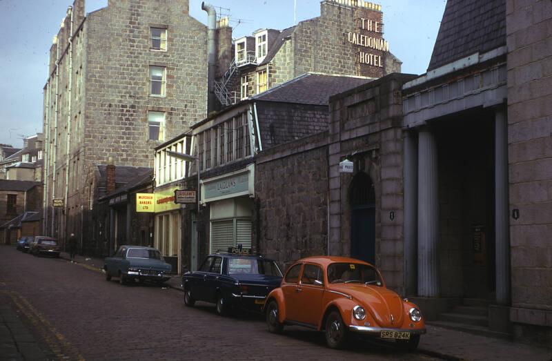 Diamond Street Looking North