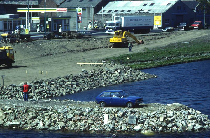 Work on Queen Elizabeth Bridge Over River Dee