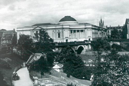 Aberdeen War Memorial and  Art Gallery 