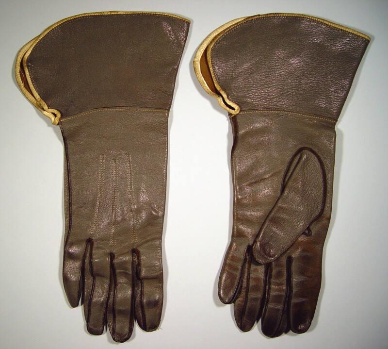 Ladies Leather Gauntlet Gloves