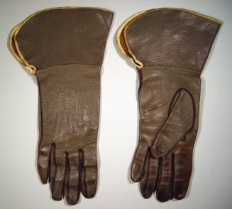 Ladies Leather Gauntlet Gloves