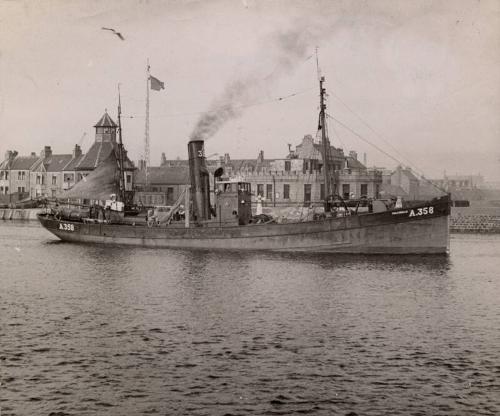 Trawler A358 Dulcibelle Leaving Aberdeen Harbour