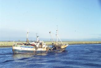 Trawler Semla leaving Aberdeen harbour