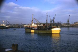 trawler Dinas in Aberdeen harbour