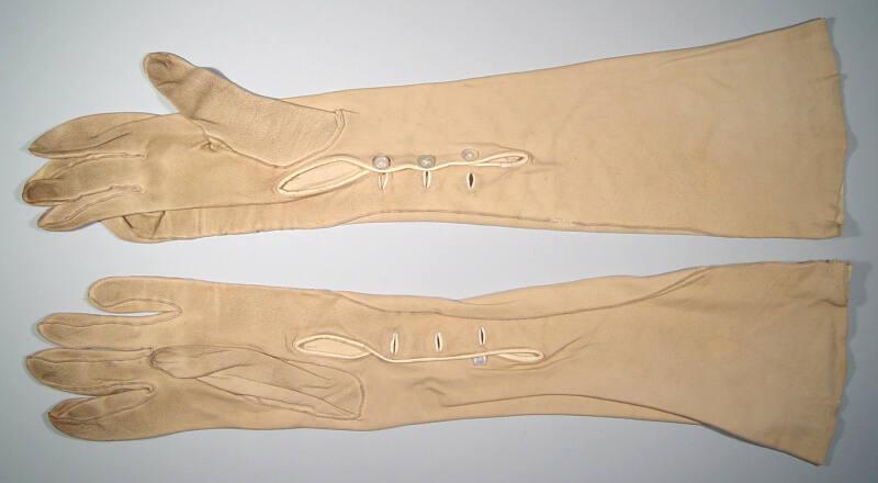 Pair of Cream Leather Gloves