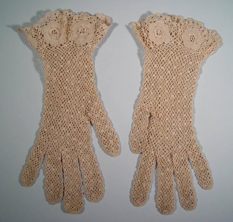 Beige Crochet Gloves