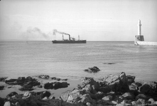 Harbour View - Harbour Mouth with South Breakwater Pier