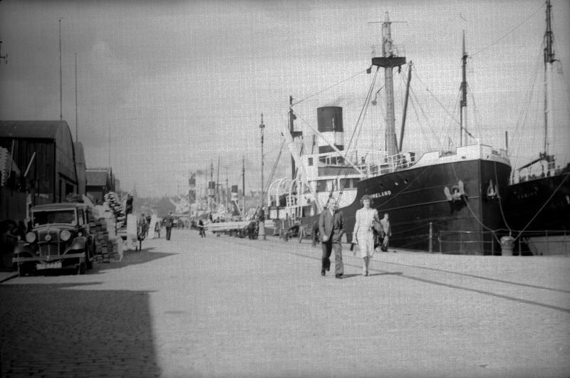 Harbour View - Victoria Dock with the Rhineland