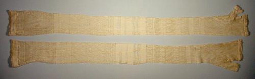 Pair of Cream Silk Mittens