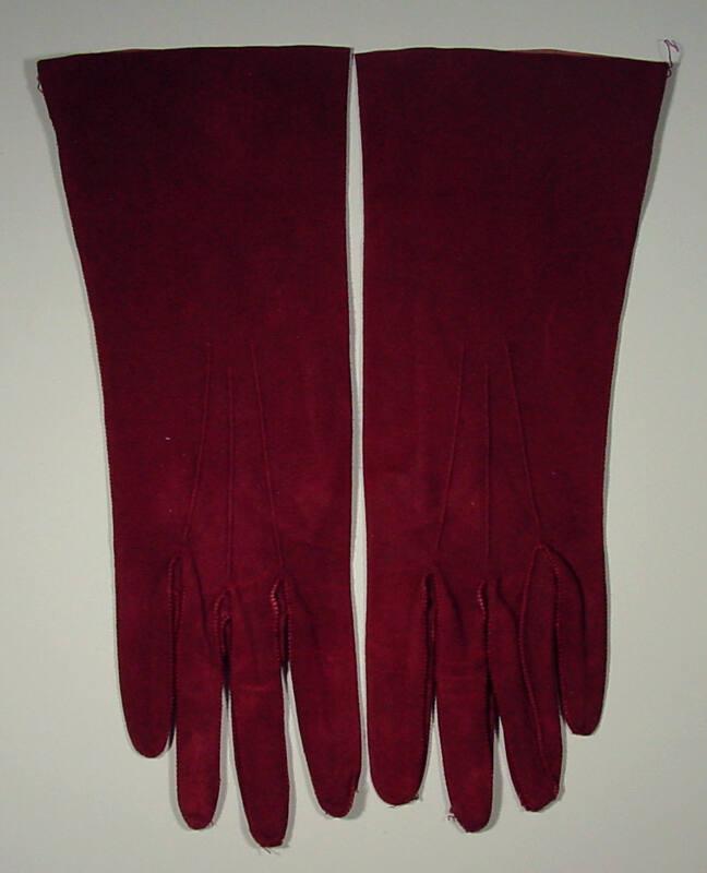 Ladies Plum Suede Gloves