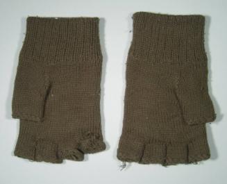 Ladies Green Woollen Mittens