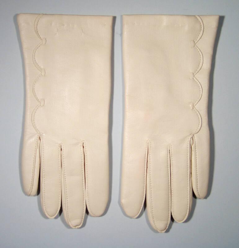 Cream Leather Gloves