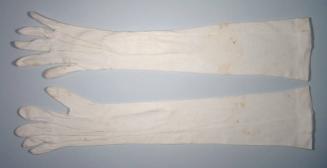 Pair of Cream Gloves