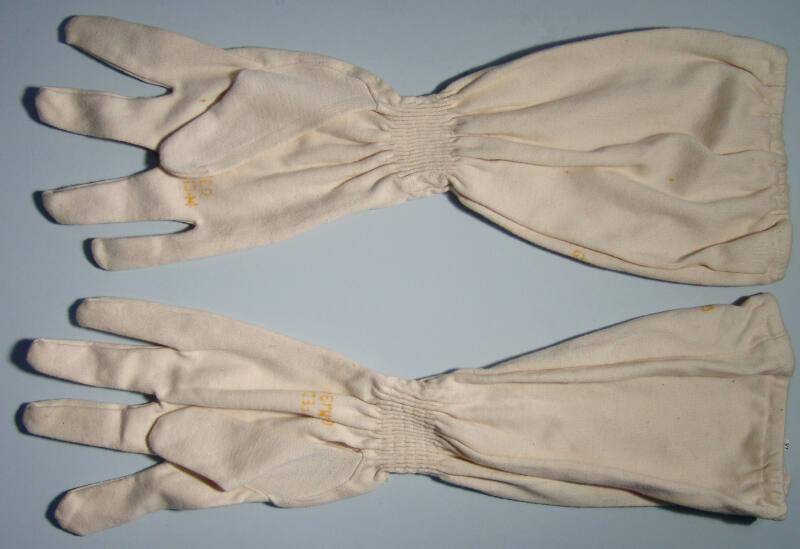 Cream Cotton Gloves/Gauntlets