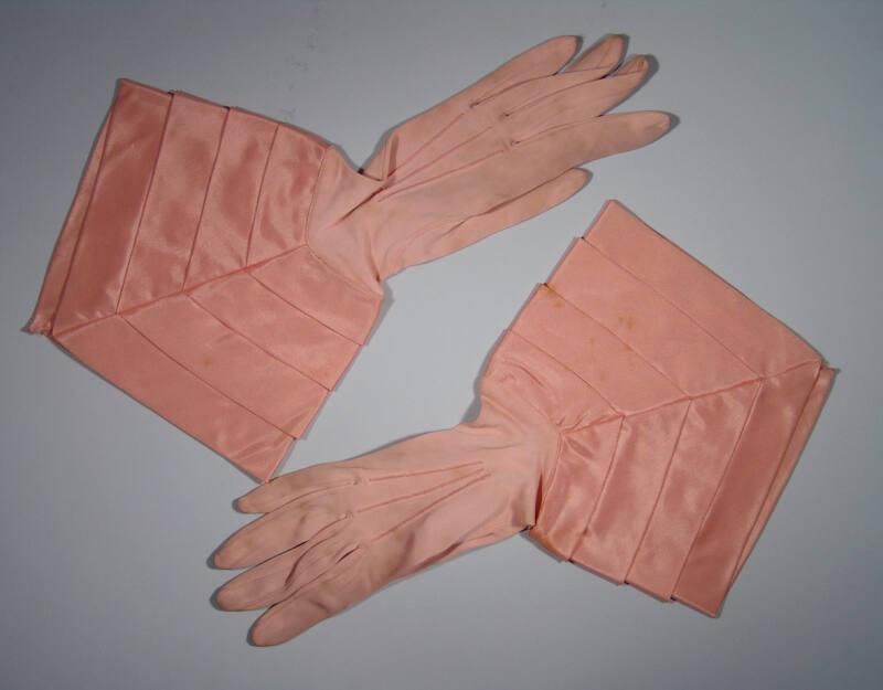 Peach Gauntlet Gloves