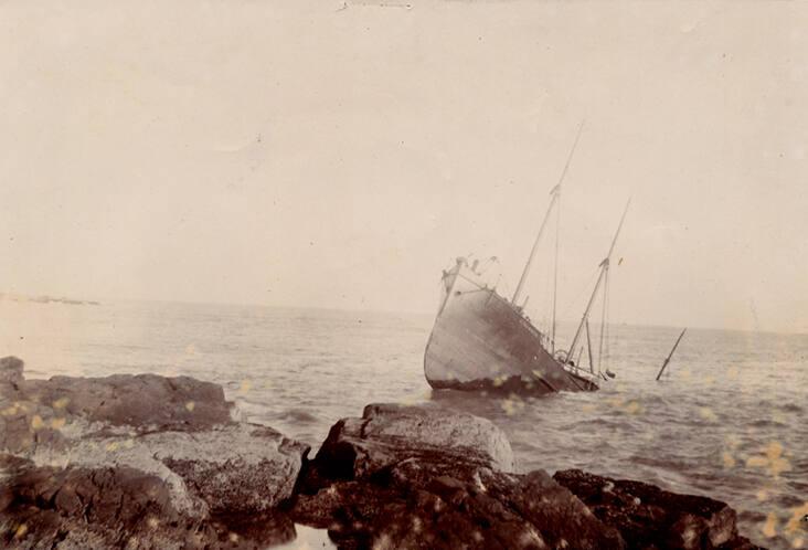 SS Kenilworth Aground at Burnbanks