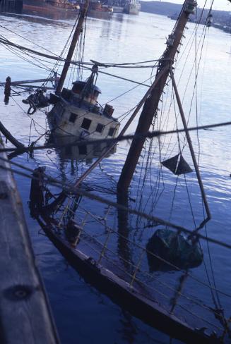 trawler George Craig sunk in Aberdeen harbour