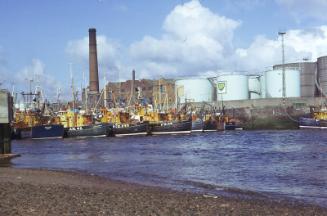 fishing vessels blockading Aberdeen harbour
