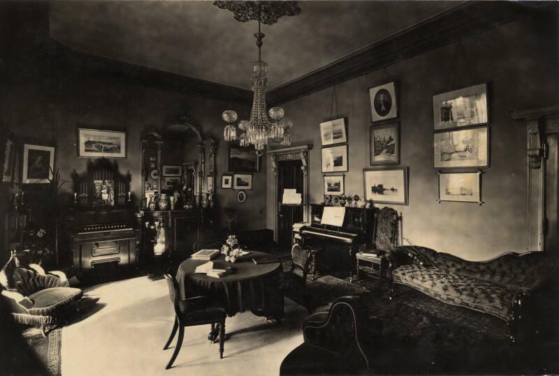 Drawing Room Queens Cross