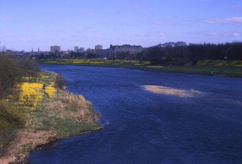 Banks of River Dee Looking to Rurthrieston