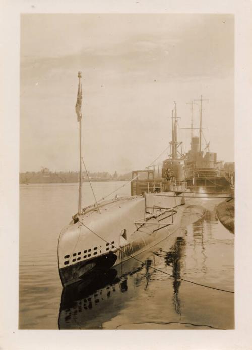 Submarine HMS Swordfish in Aberdeen harbour