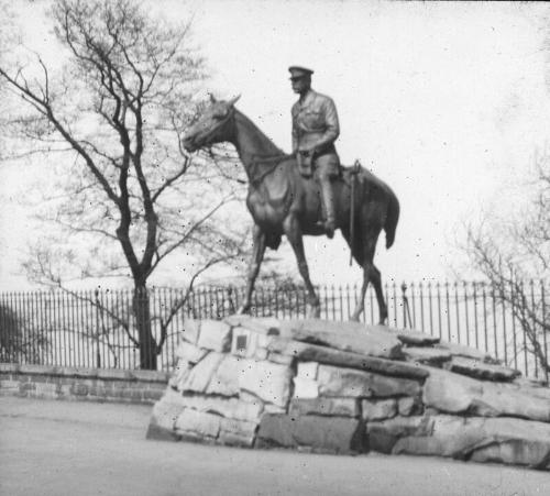 Statue of Earl Haig