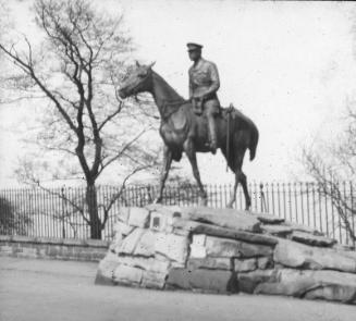 Statue of Earl Haig