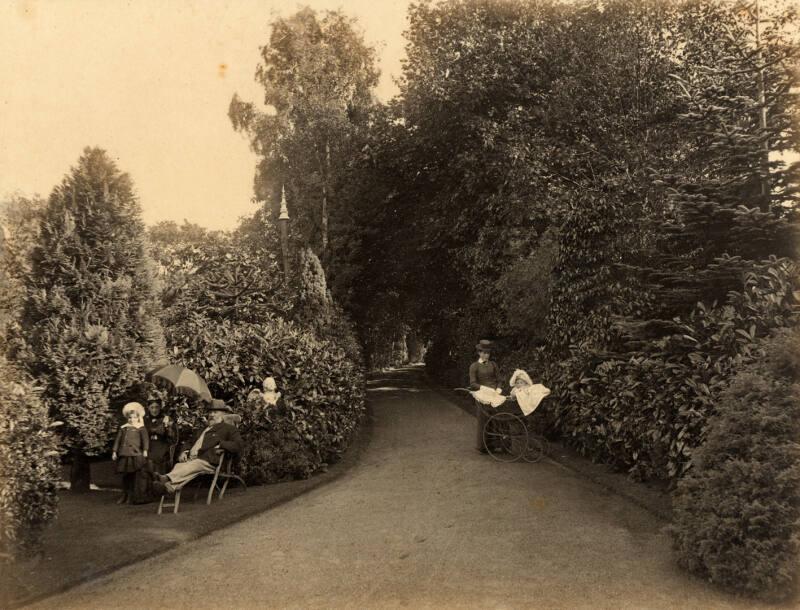 John Harper and Family in Grounds of Seafield House