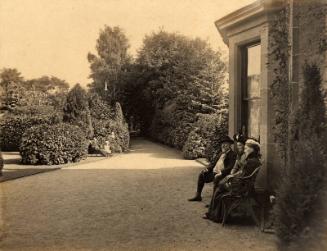 John Harper and Family in Grounds of Seafield House