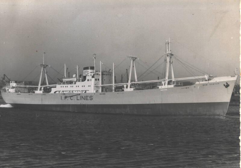 black and white photograph of cargo vessel 'BOW SANTOS  in aberdeen harbour (1954)