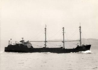 Black and white photograph of the collier Spray (904)