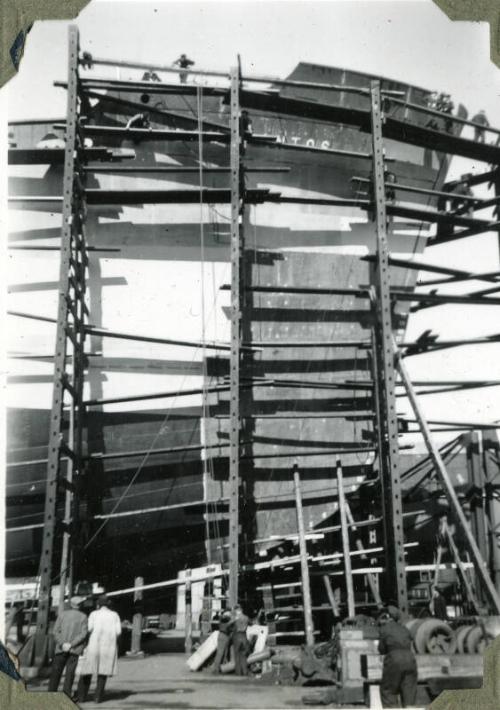 Photograph showing construction of 'Bow Santos'