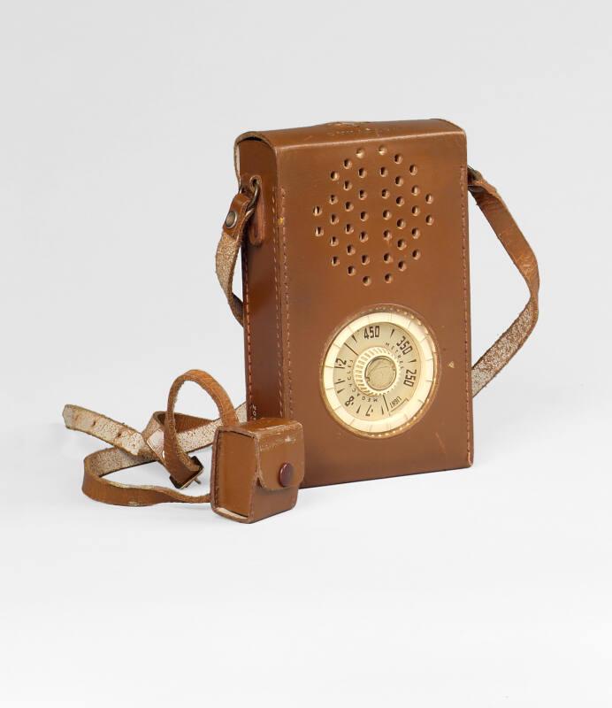 Dynatron Tourist Portable Radio