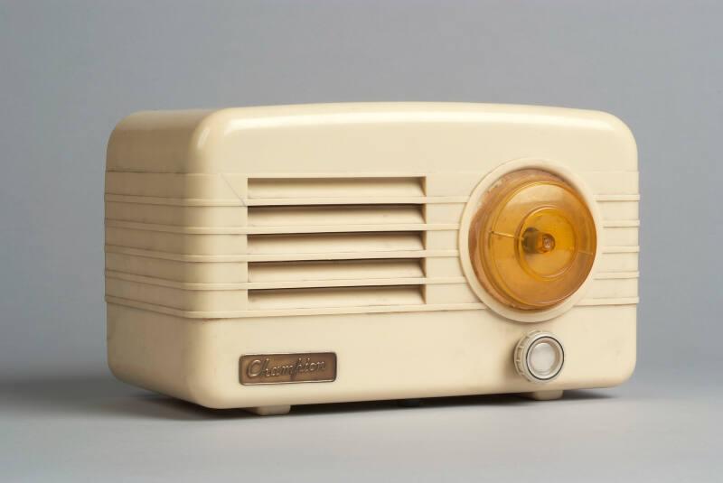 4 Valve Mains Portable