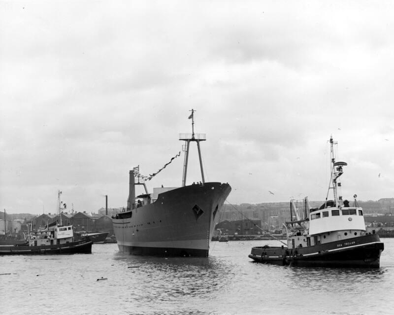 Black and white photograph showing launching of the Discovery