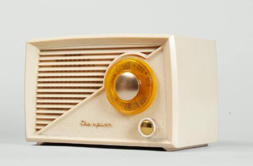 3 Valve Mains Portable Receiver