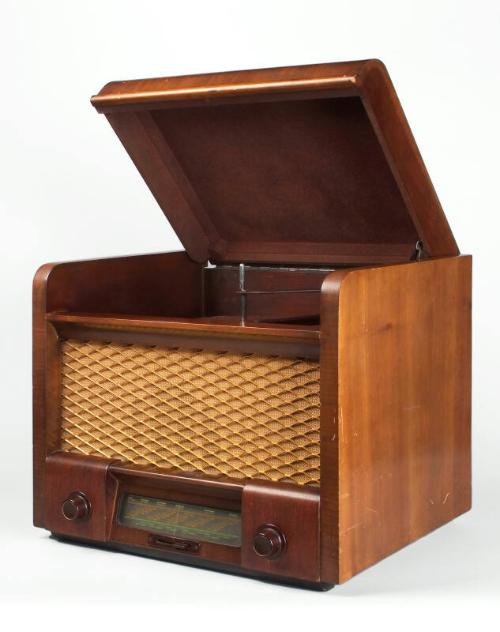 4 Valve Mains Radiogram