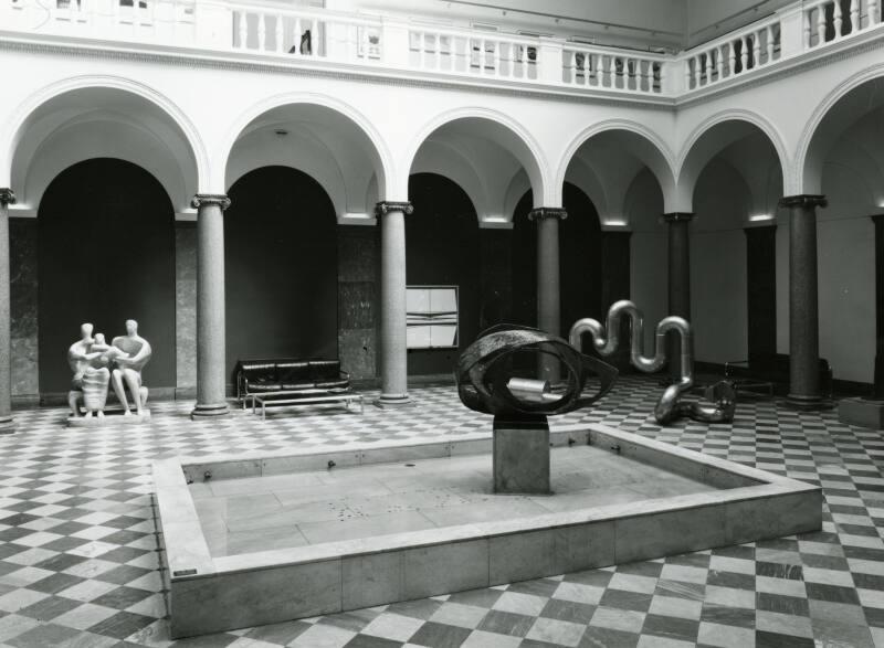 Aberdeen Art Gallery: Front Sculpture Court - Centre Court