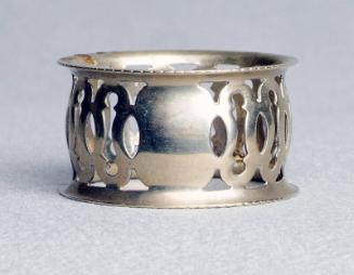 Napkin ring with heavy crimped edges