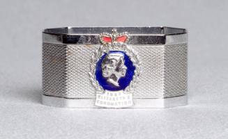 8 sided chrome napkin ring with Elizabeth II crest