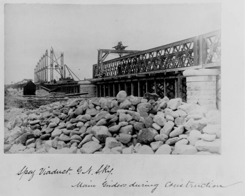 Construction of Spey Rail Viaduct