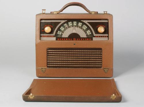 Interceptor Beamascope Mains or Battery Portable Radio